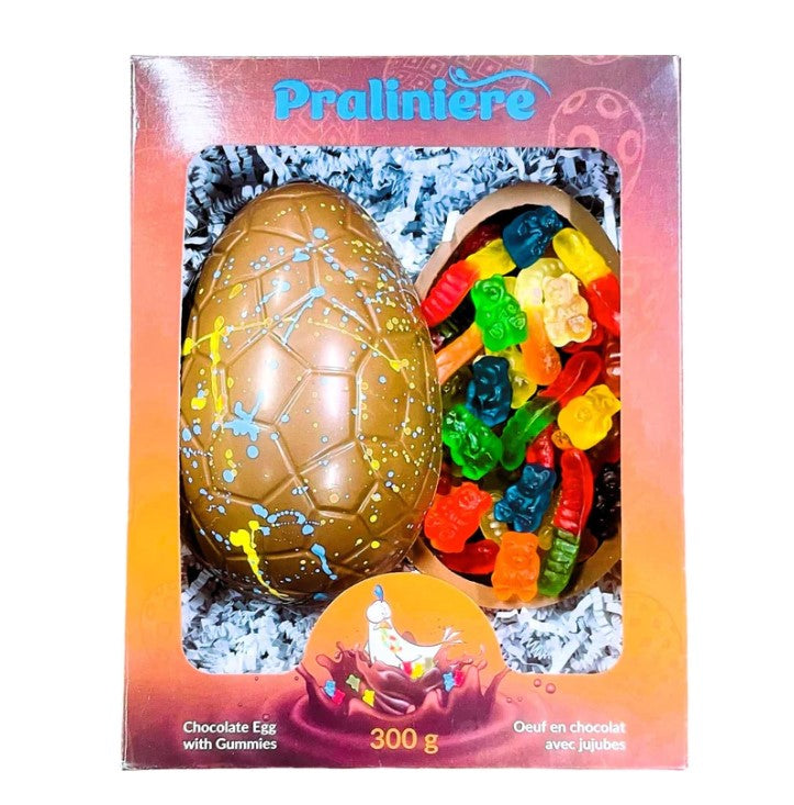 Oeuf en chocolat rempli de jujubes frais